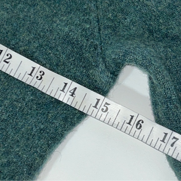 Ellen Tracy Teal Crewneck 100% Cashmere Sweater Girl Sz Small - Picture 10 of 13